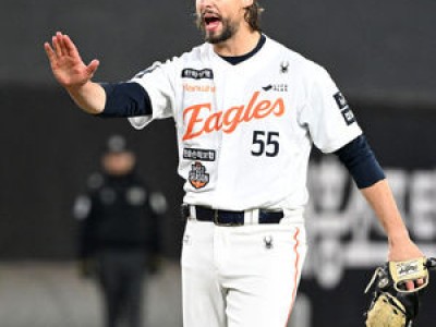 라이언 와이스 MLB 진출 후 첫 시즌에 힘든 상황 맞닥뜨려