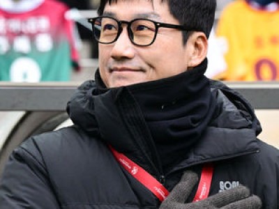수원삼성 팬들 축하 인사에 환호