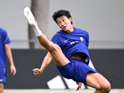 홍명보 감독 대표팀 훈련장에 나타나 화제