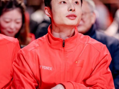 스위치 중국 간판 안방에서 충격 패배로 조기 탈락